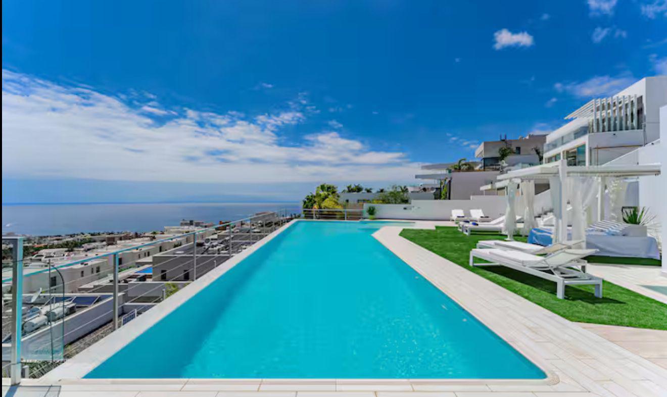 Vila Siam — piscină infinity cu ocean view