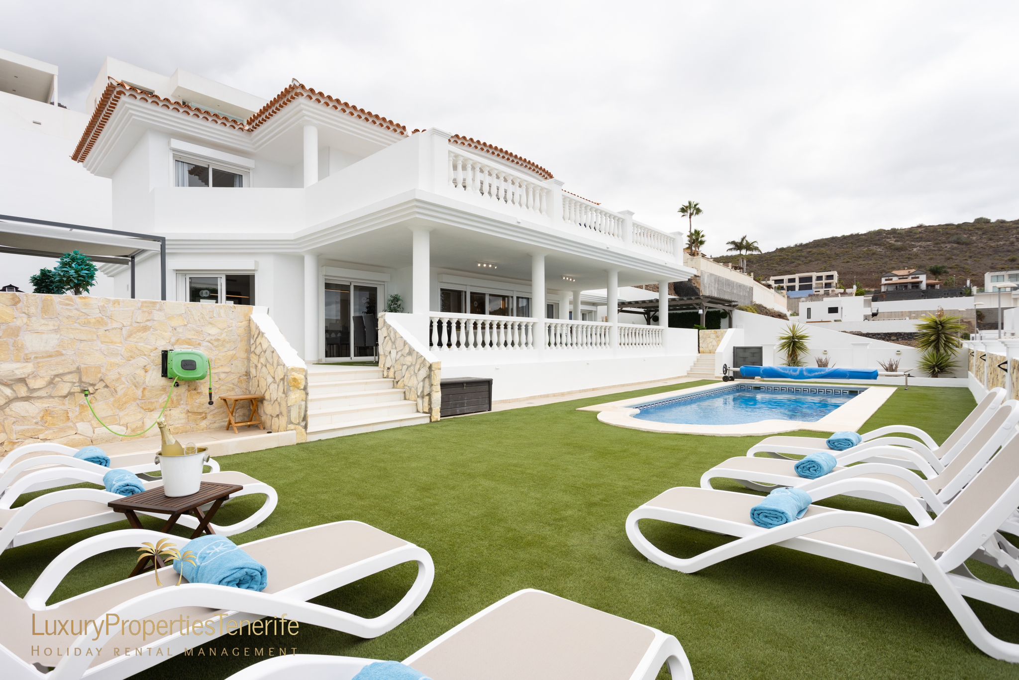 Vila Tropical — curte