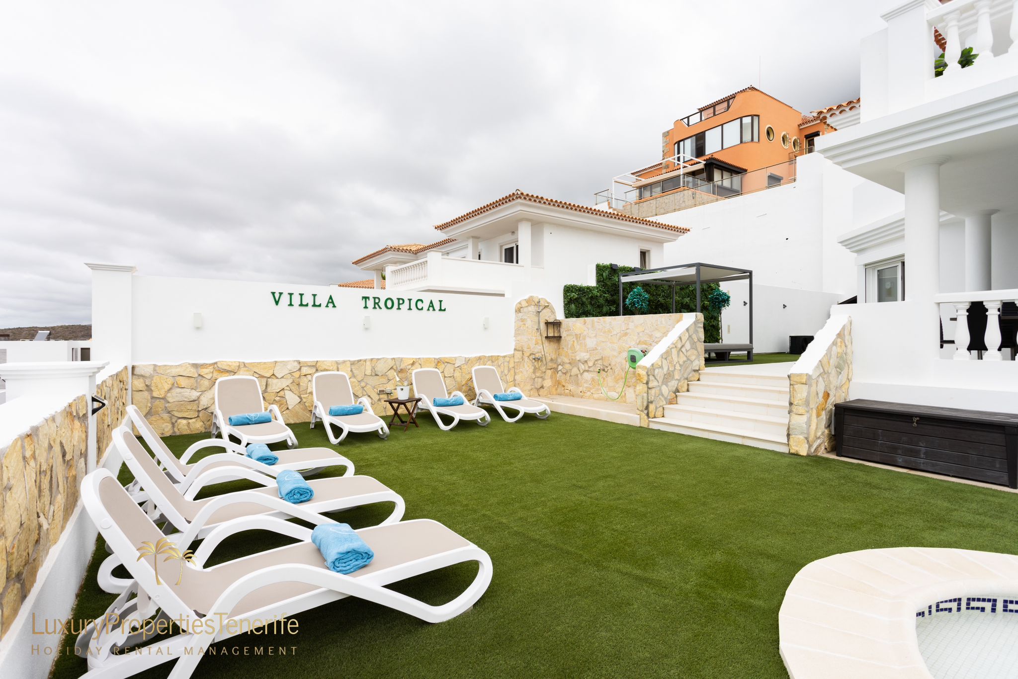 Vila Tropical — exterior